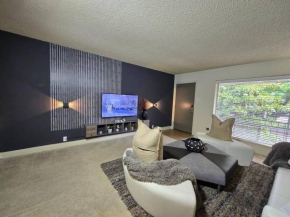 Walking Distance Galleria Condo 2BR 2BA Pool